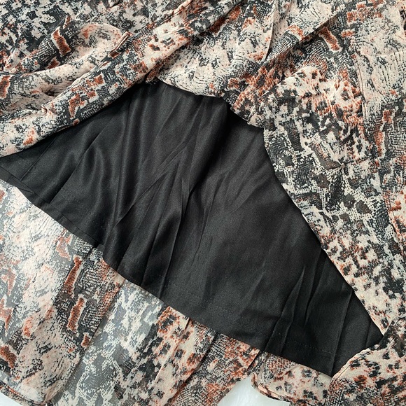 Animal print cohort two piece - Picture 5 of 6